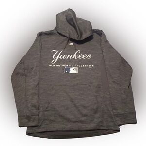 Men’s Majestic MLB Yankees Charcoal Hoodie Size S